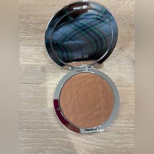 DIOR 🤎